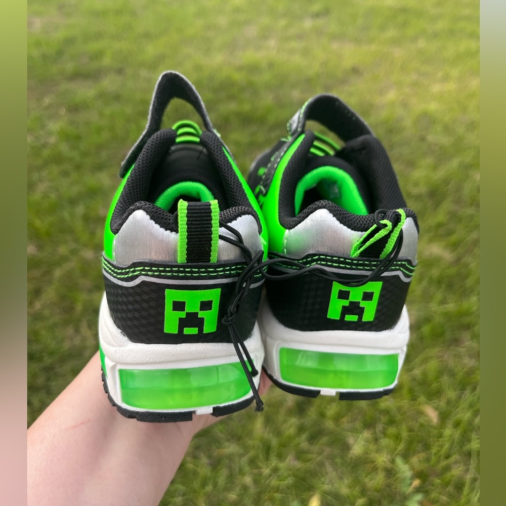 NWOT Minecraft Toddler Boys Shoes Size 12 - Picture 5 of 6